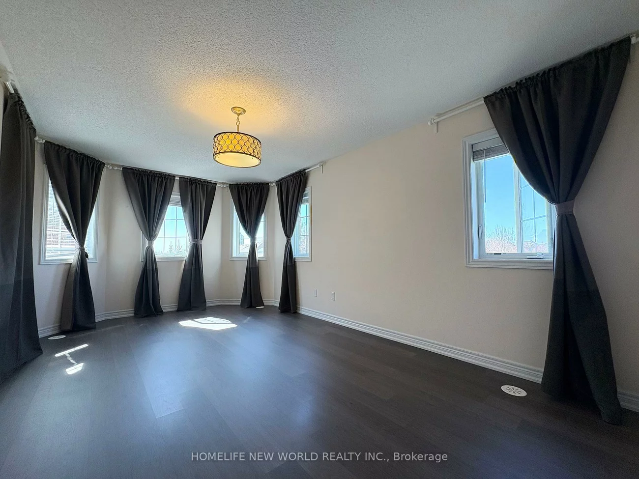 26, Roy Grove, Greensborough, Markham