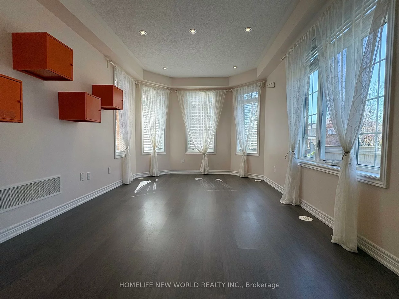 26, Roy Grove, Greensborough, Markham