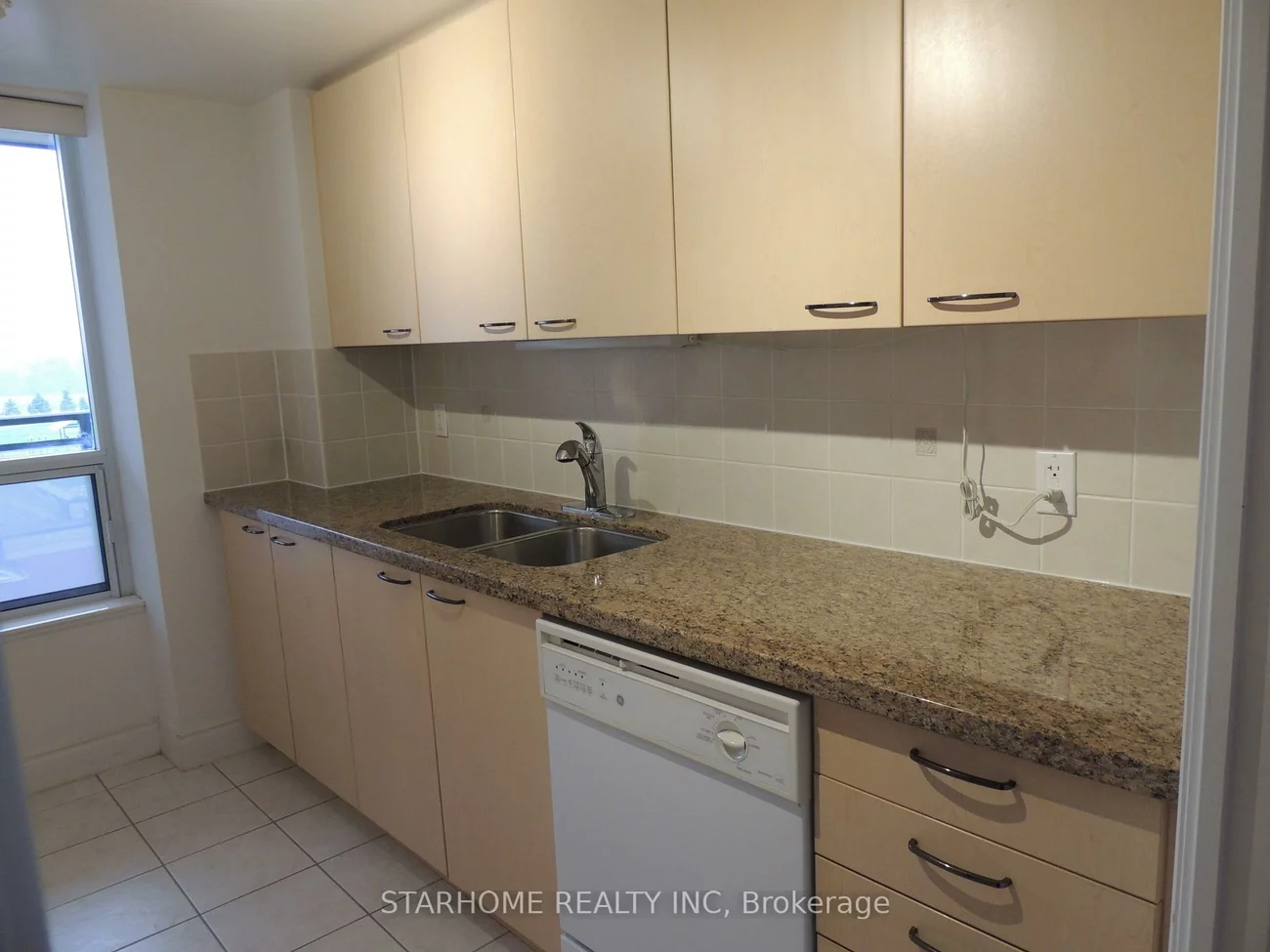 51, Saddlecreek, Commerce Valley, Markham