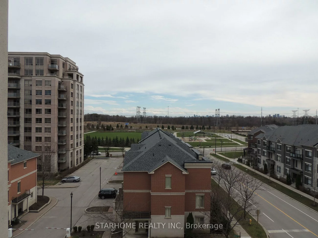 51, Saddlecreek, Commerce Valley, Markham