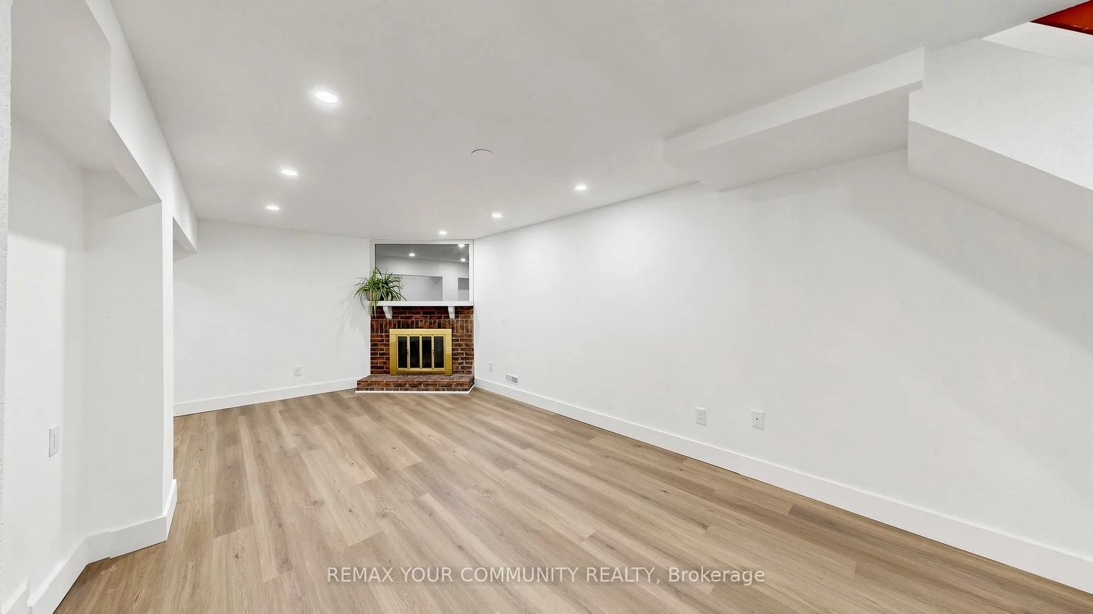 57, Kindale, Royal Orchard, Markham