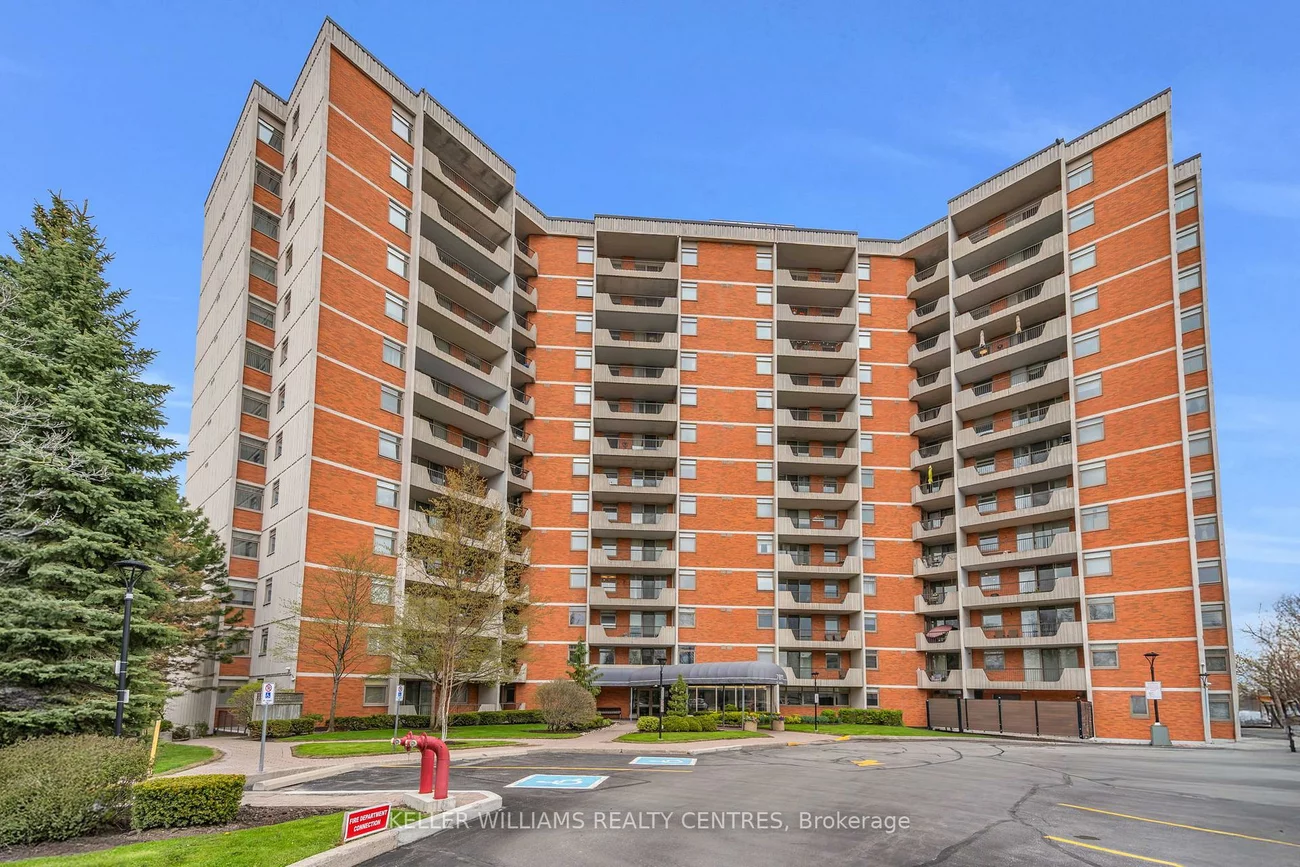7811, Yonge, Thornhill, Markham