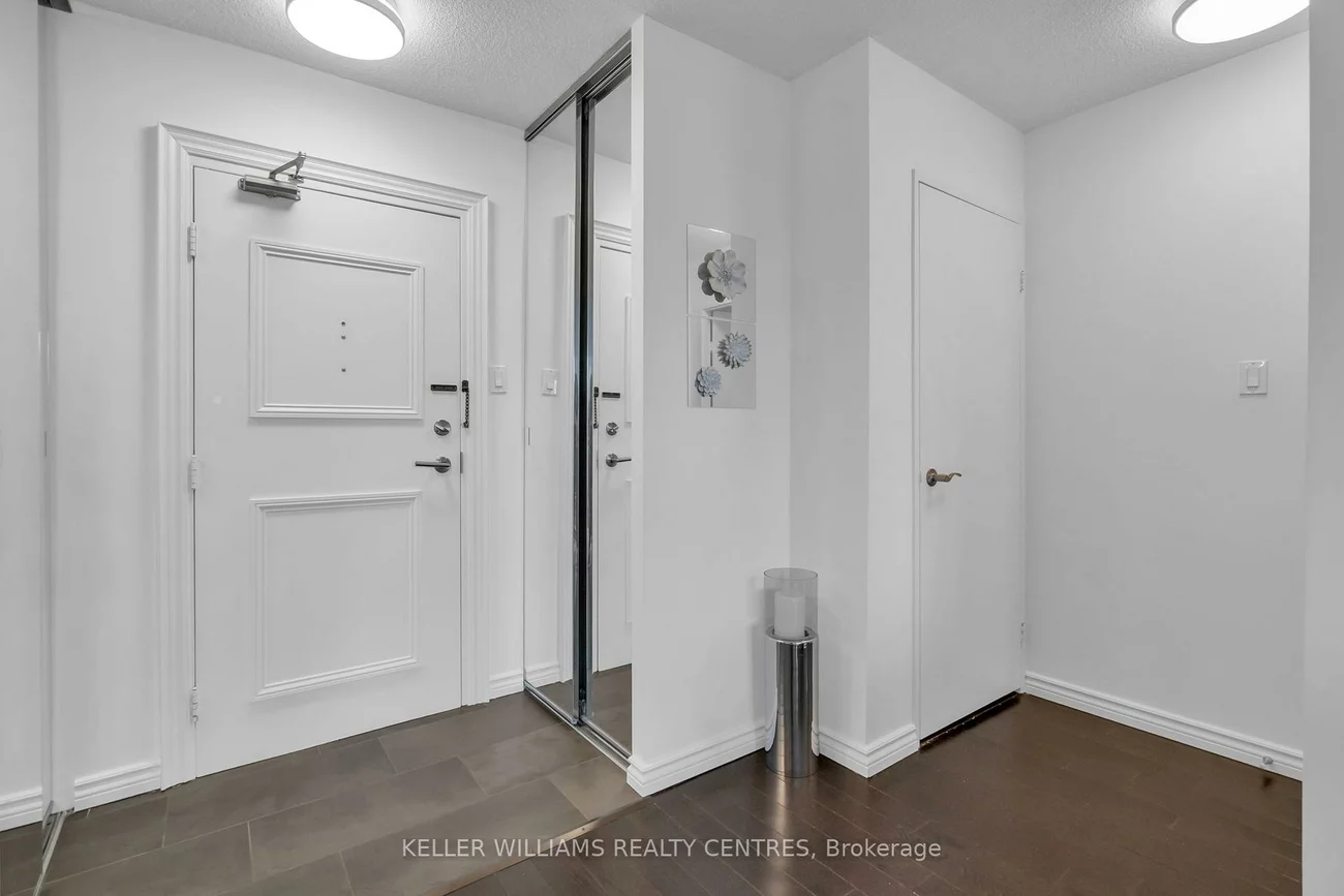 7811, Yonge, Thornhill, Markham