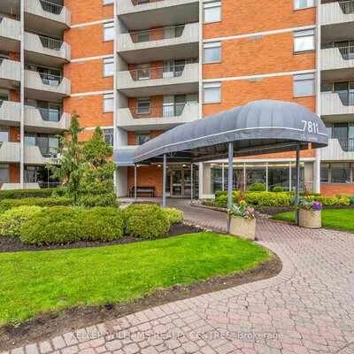 7811, Yonge, Thornhill, Markham
