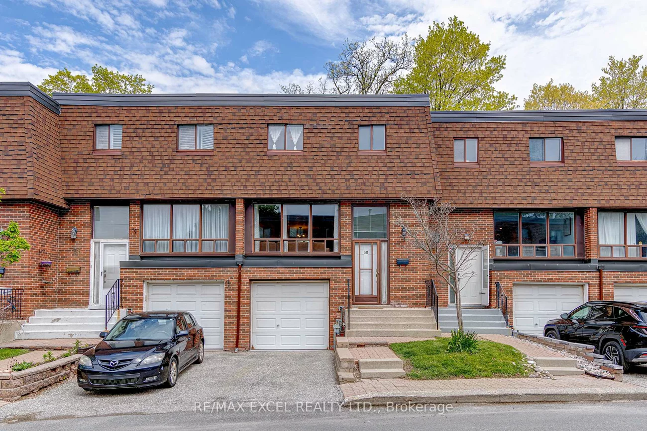 38, Stately, Thornhill, Markham