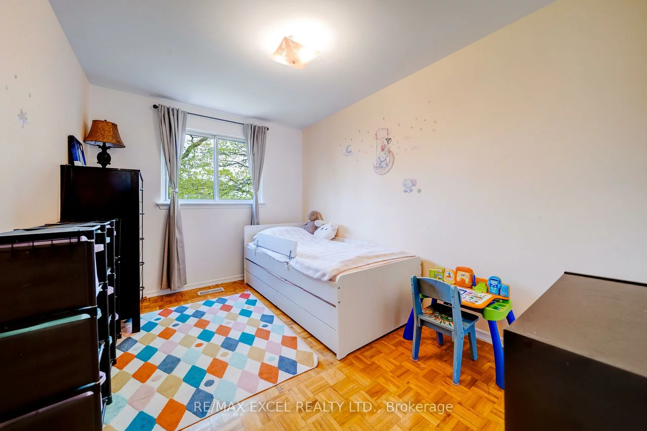 38, Stately, Thornhill, Markham