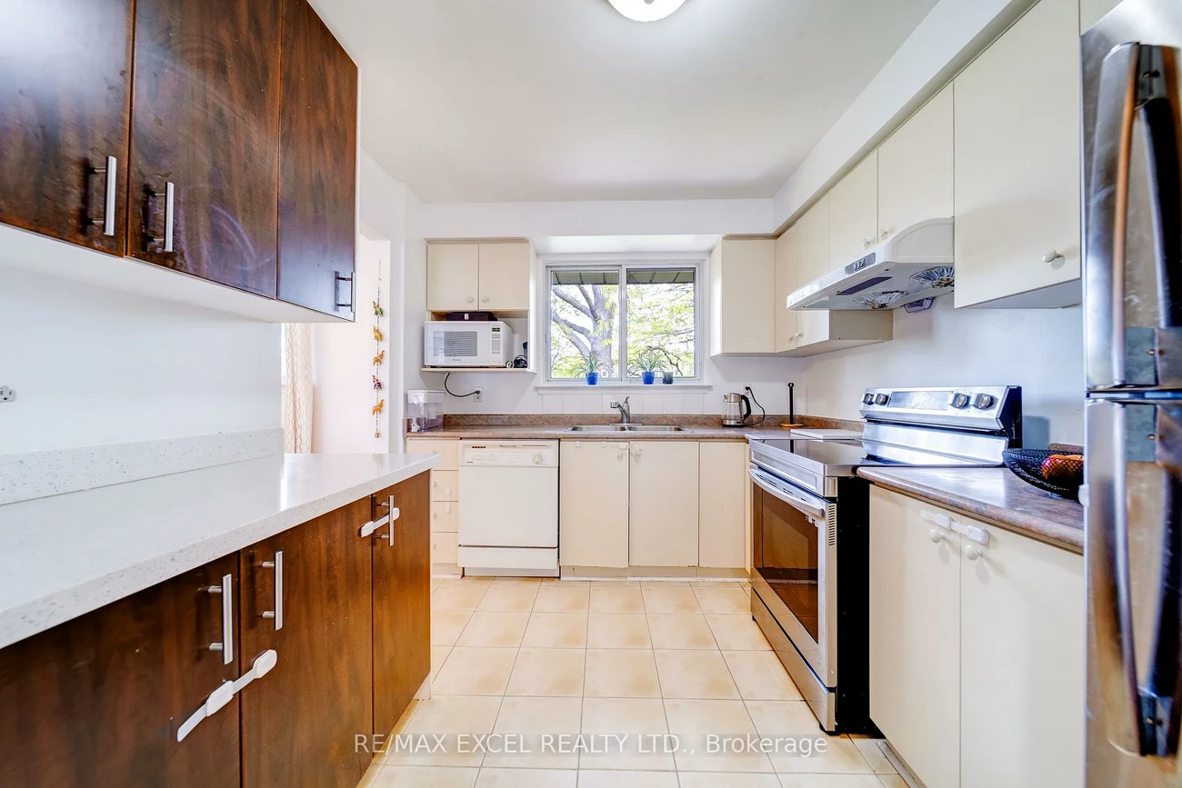 38, Stately, Thornhill, Markham