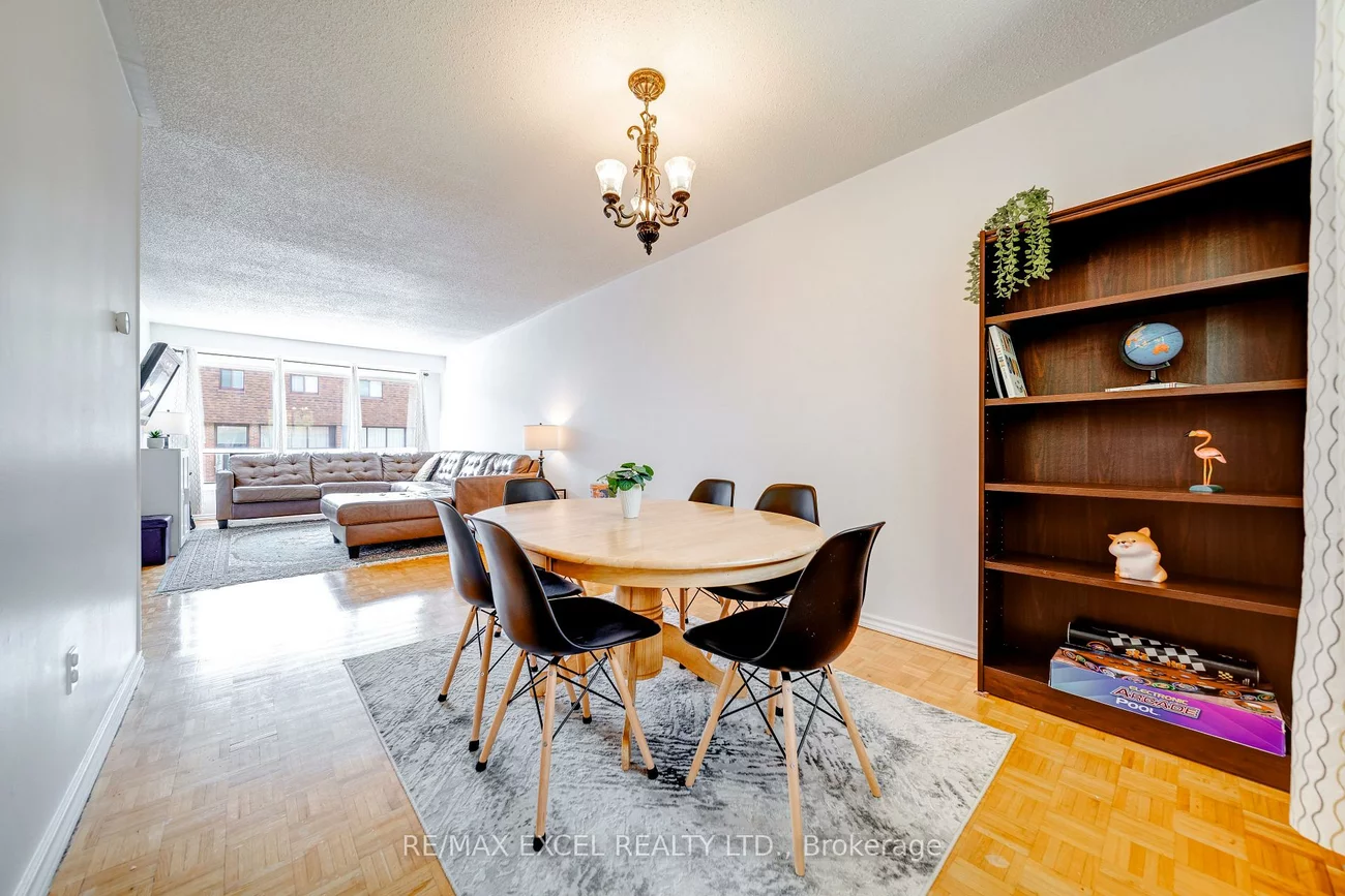 38, Stately, Thornhill, Markham