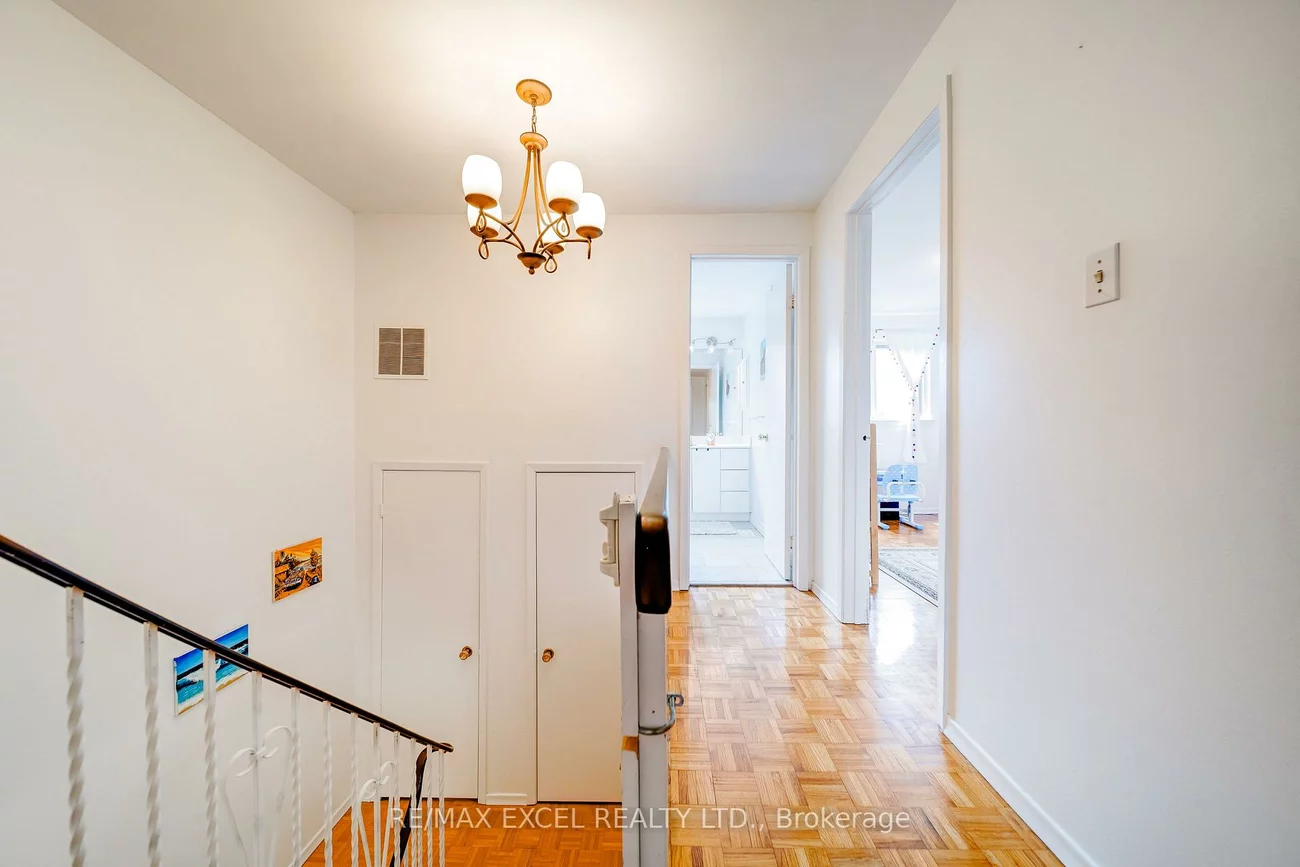 38, Stately, Thornhill, Markham