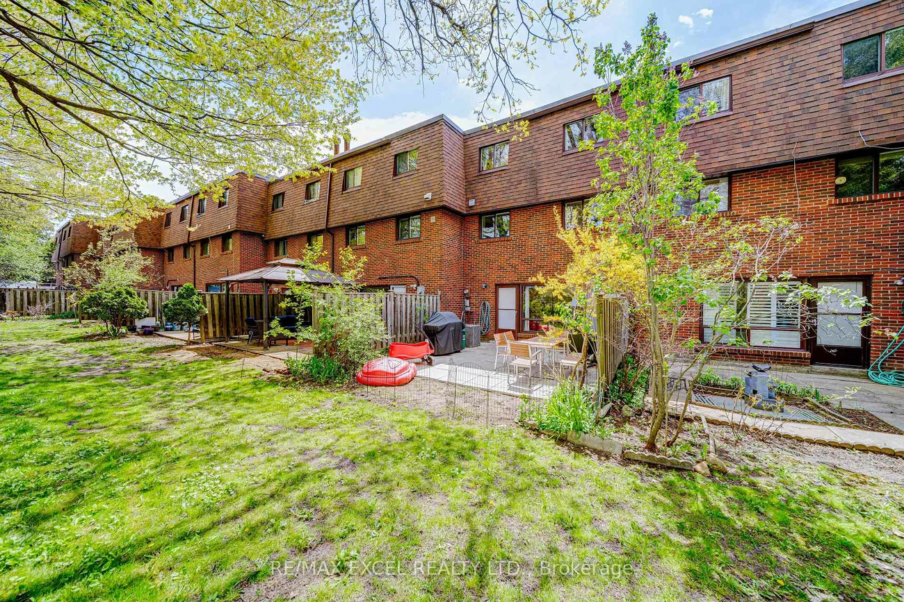 38, Stately, Thornhill, Markham