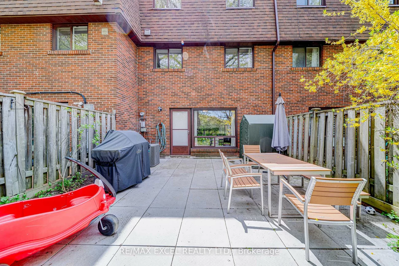 38, Stately, Thornhill, Markham