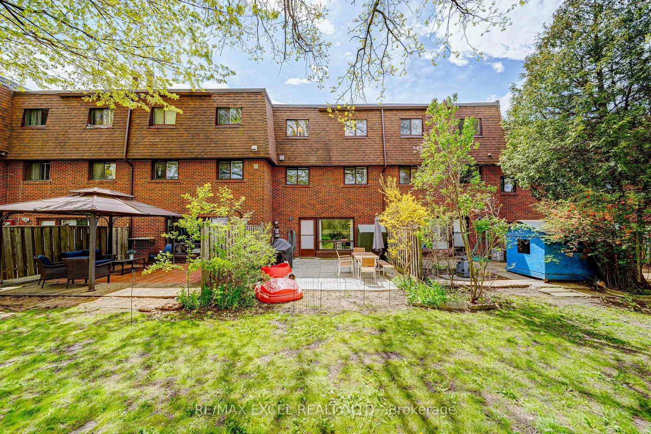 38, Stately, Thornhill, Markham