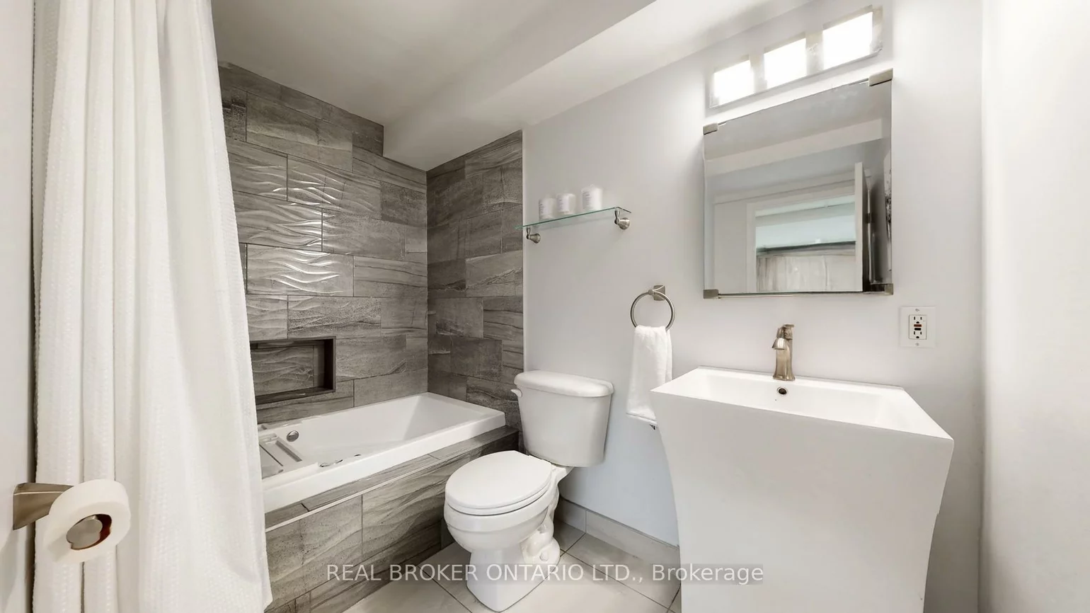 12, Woodglen, Unionville, Markham