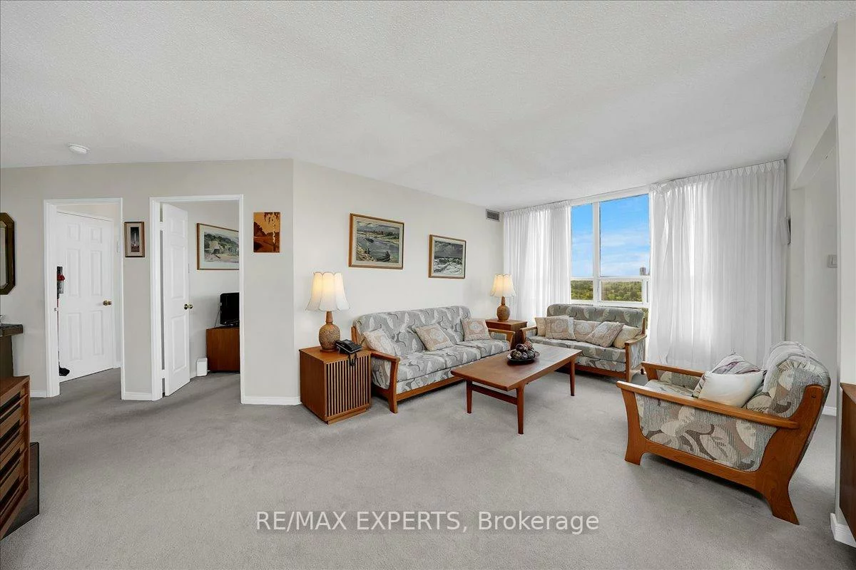 7805, Bayview, Aileen-Willowbrook, Markham