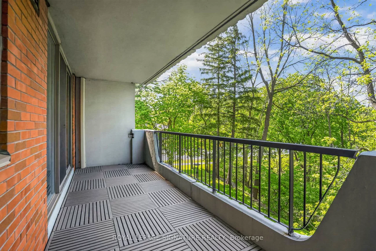 7811, Yonge, Thornhill, Markham