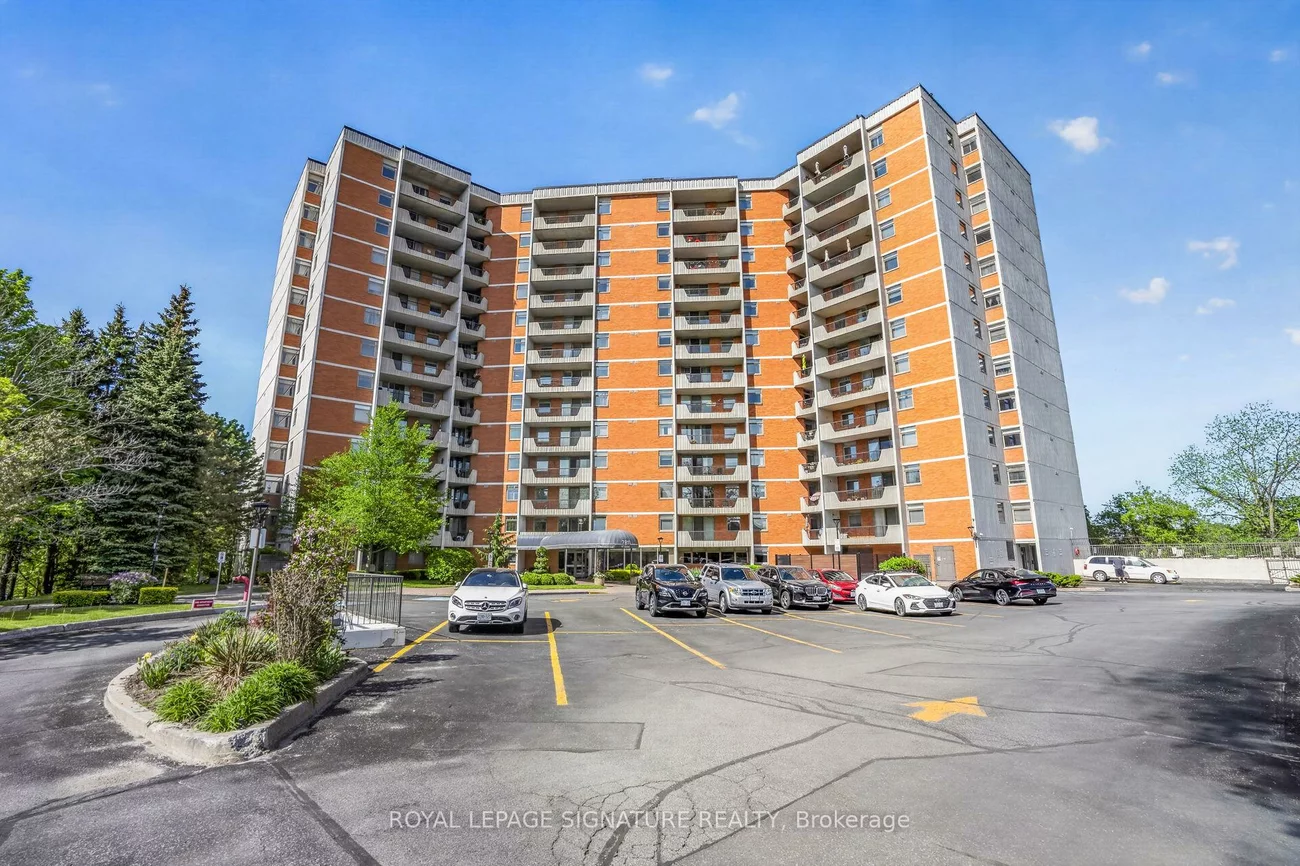 7811, Yonge, Thornhill, Markham