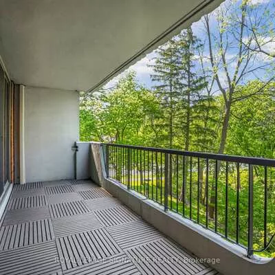 7811, Yonge, Thornhill, Markham