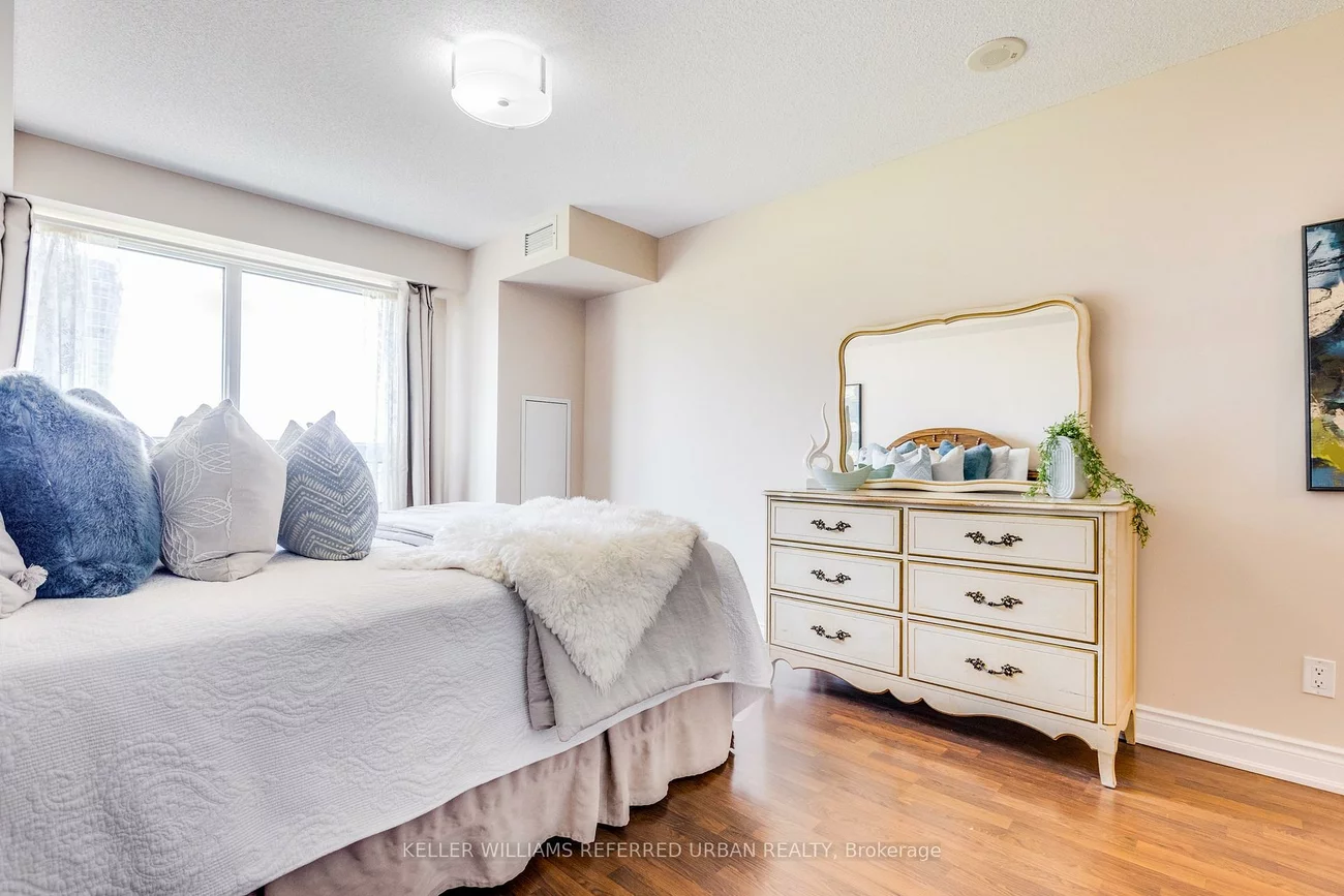 60, South Town Centre, Unionville, Markham