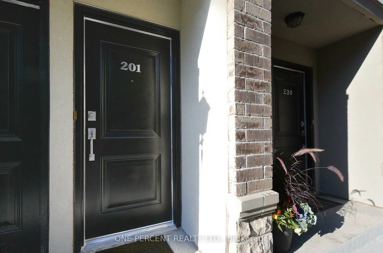 320, John, Aileen-Willowbrook, Markham