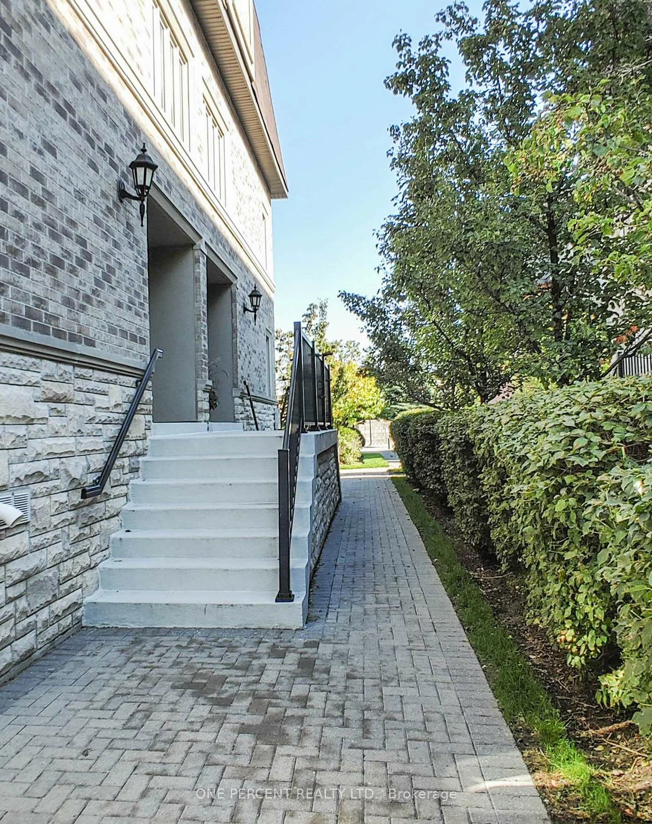320, John, Aileen-Willowbrook, Markham
