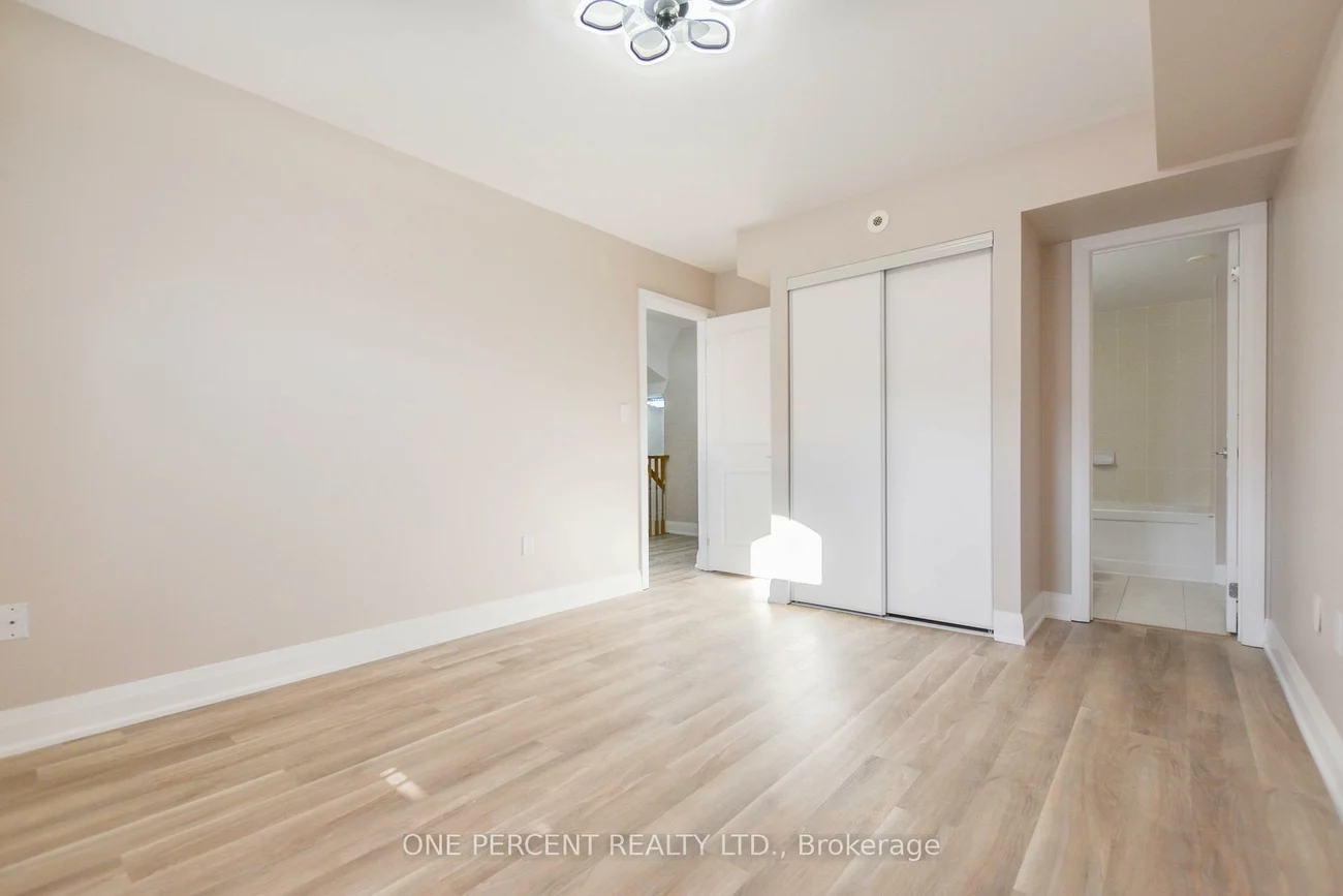 320, John, Aileen-Willowbrook, Markham
