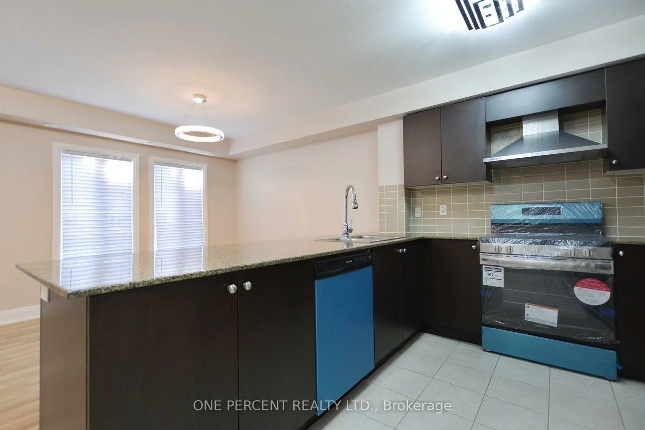 320, John, Aileen-Willowbrook, Markham