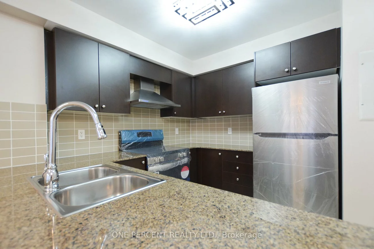 320, John, Aileen-Willowbrook, Markham