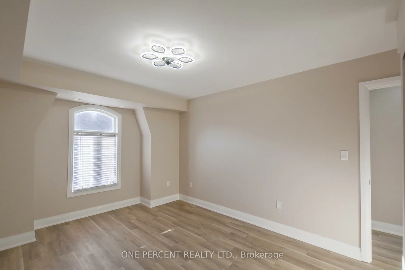 320, John, Aileen-Willowbrook, Markham