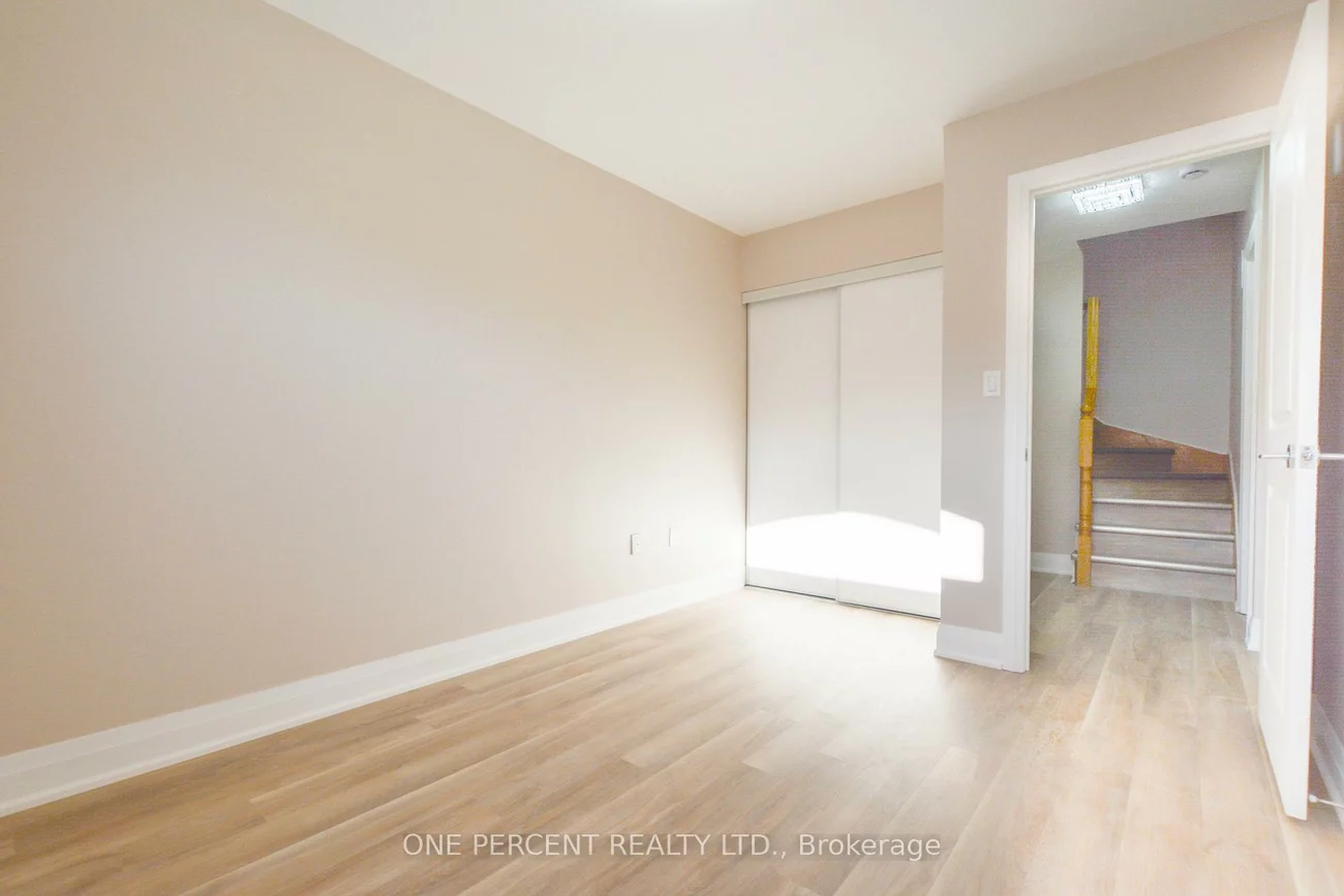 320, John, Aileen-Willowbrook, Markham