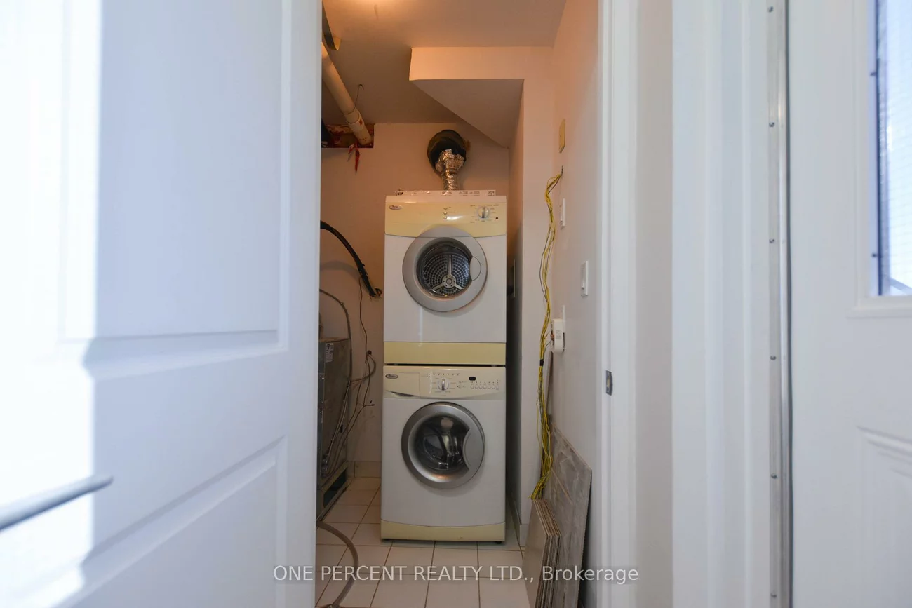 320, John, Aileen-Willowbrook, Markham