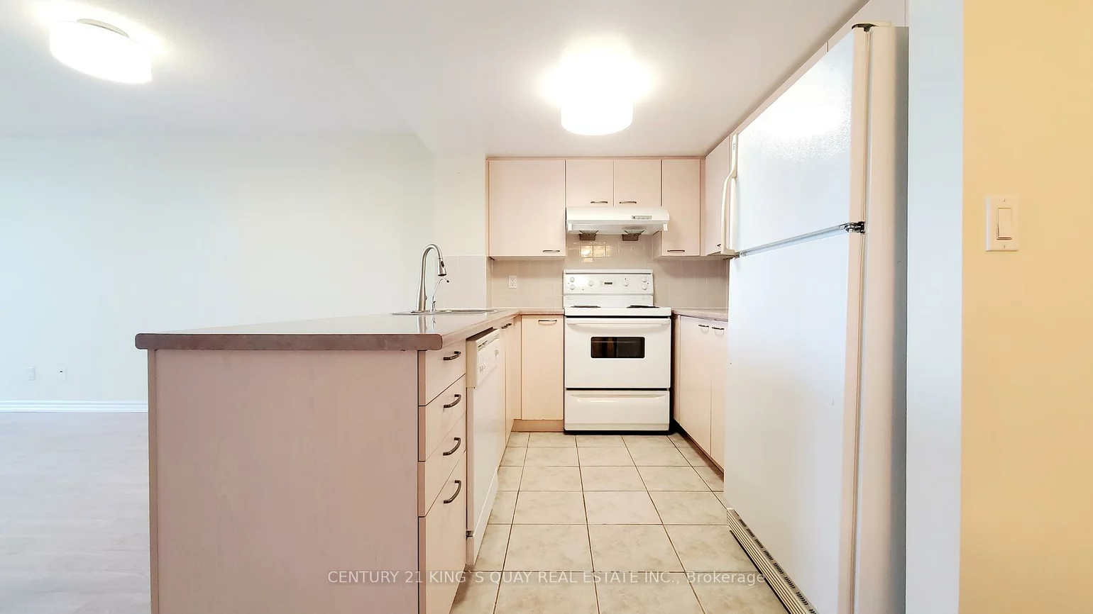 130, Pond, Commerce Valley, Markham