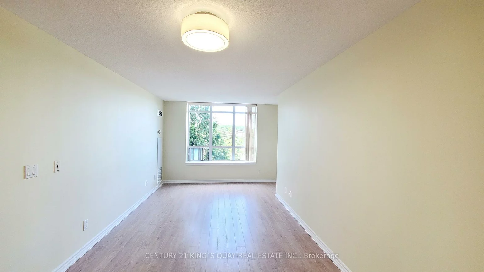 130, Pond, Commerce Valley, Markham