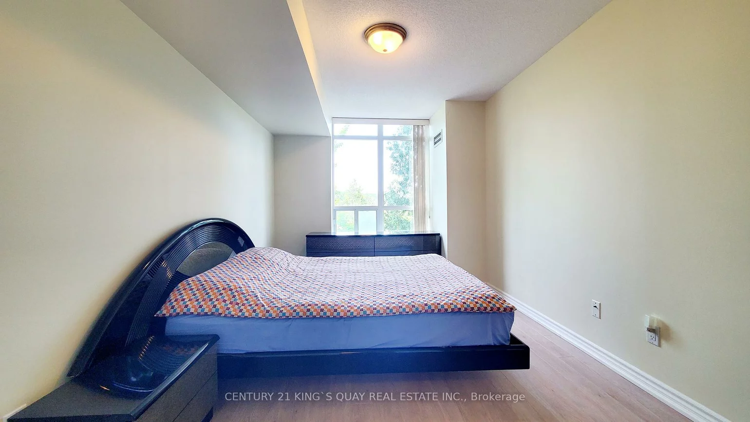 130, Pond, Commerce Valley, Markham