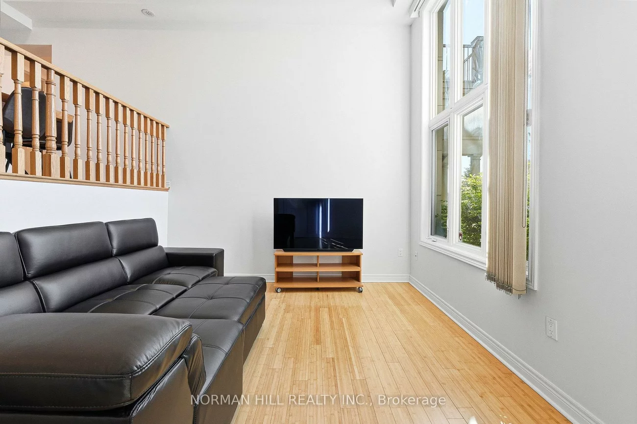 42, Comely, Milliken Mills East, Markham