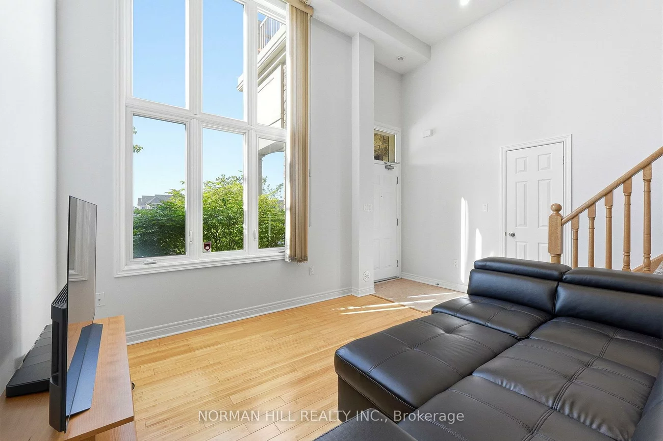 42, Comely, Milliken Mills East, Markham