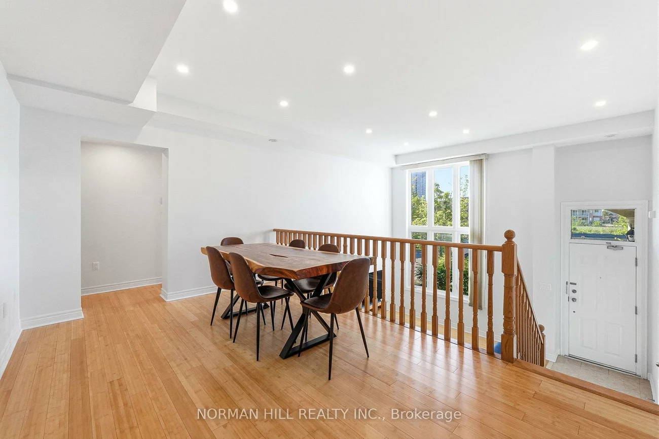 42, Comely, Milliken Mills East, Markham