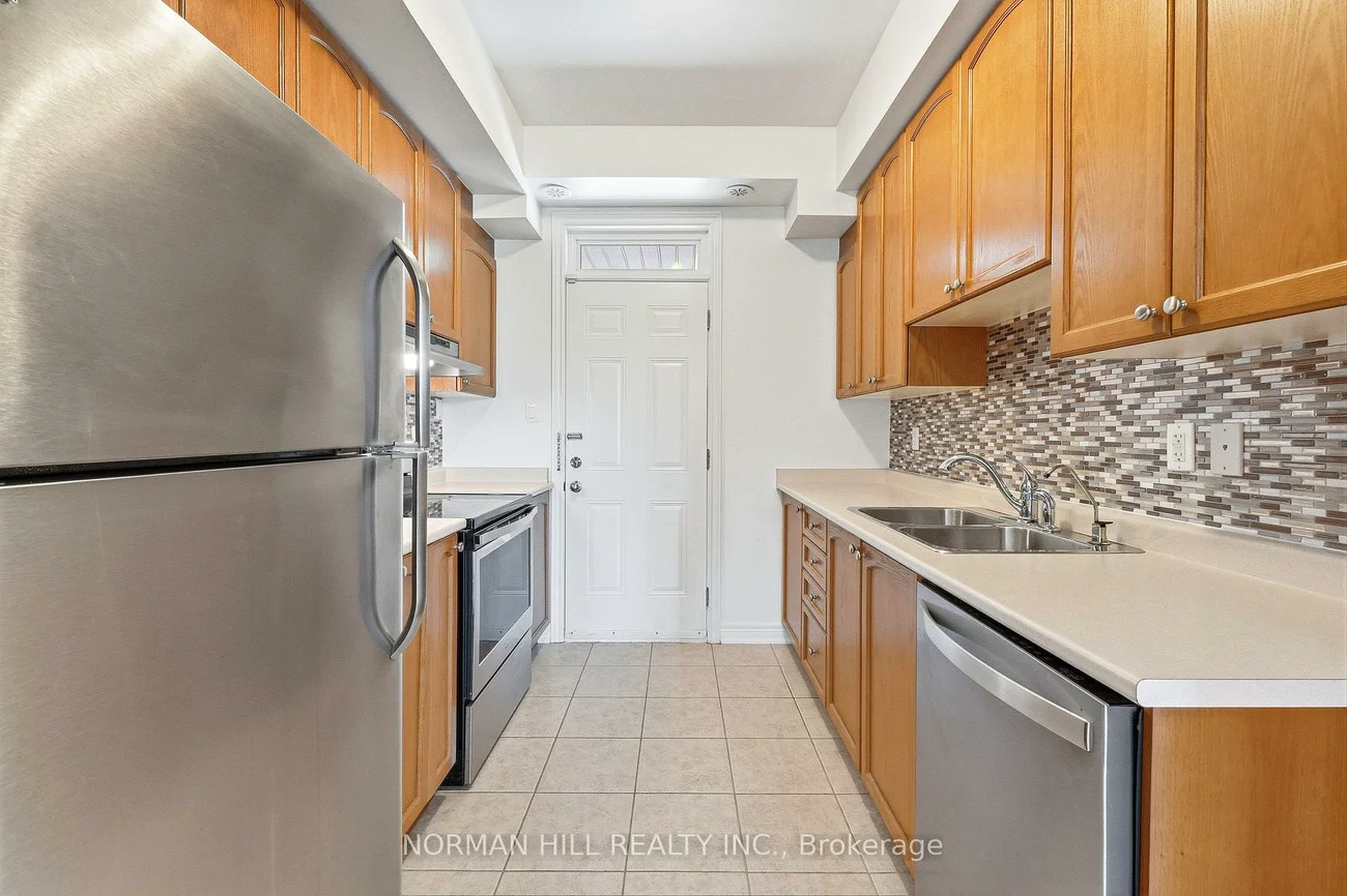 42, Comely, Milliken Mills East, Markham
