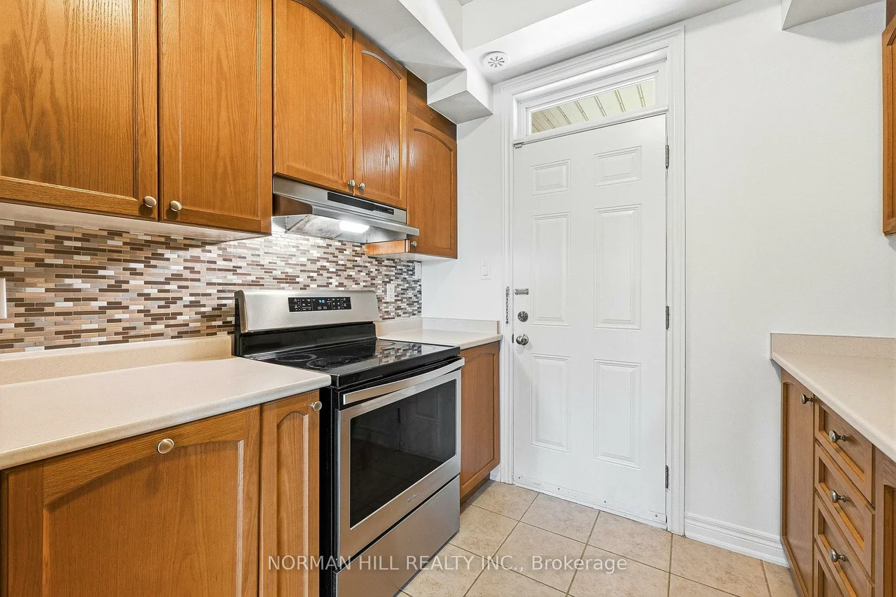 42, Comely, Milliken Mills East, Markham
