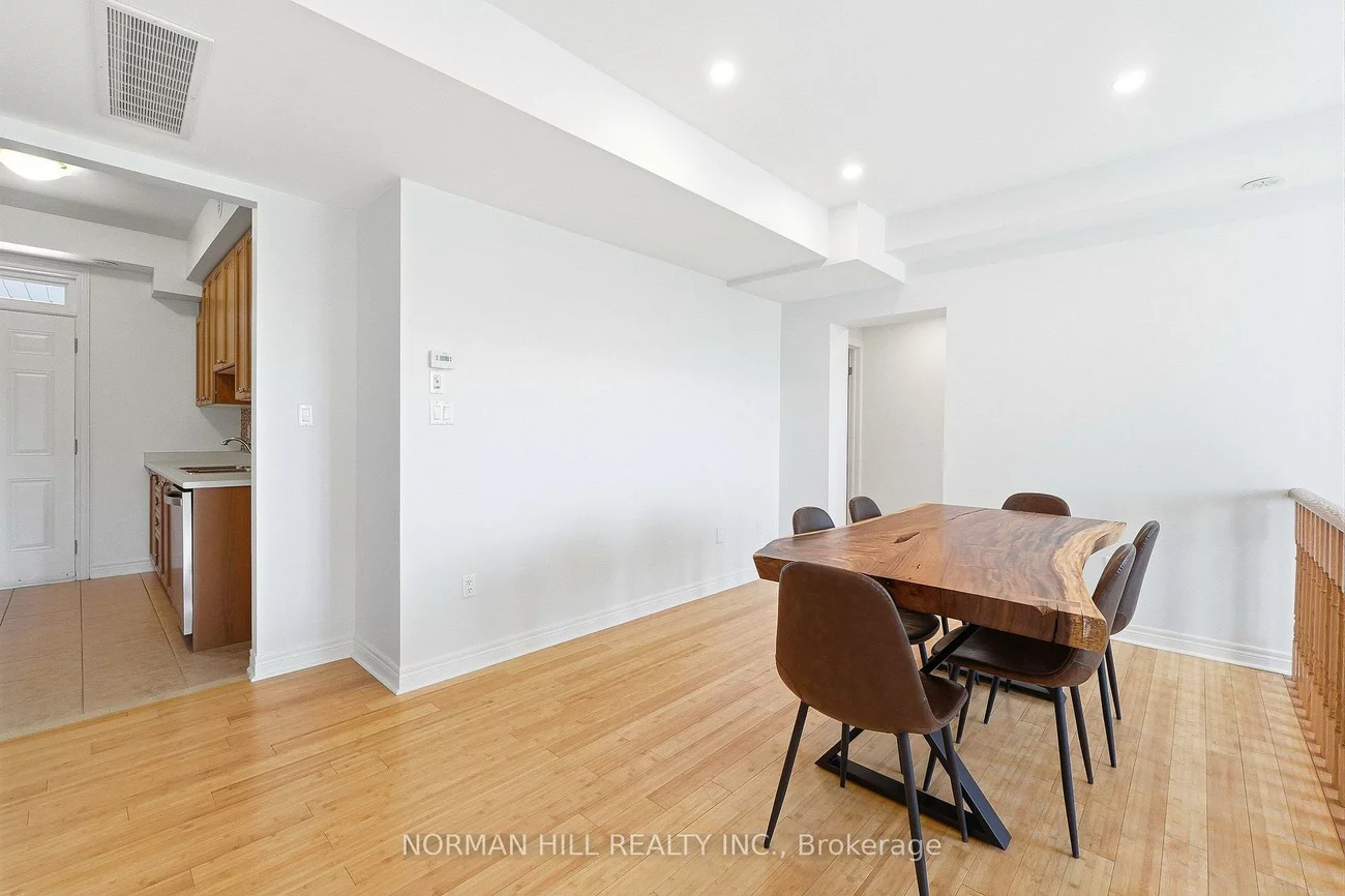 42, Comely, Milliken Mills East, Markham