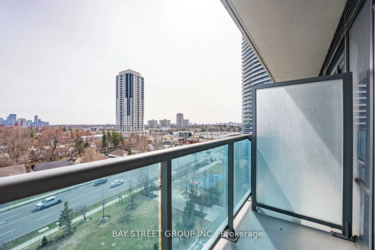 7167, Yonge, Thornhill, Markham