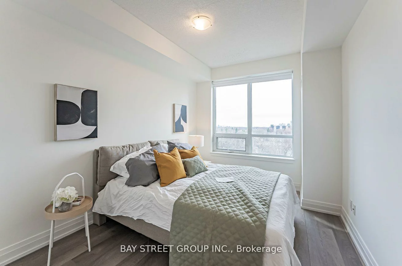 7167, Yonge, Thornhill, Markham