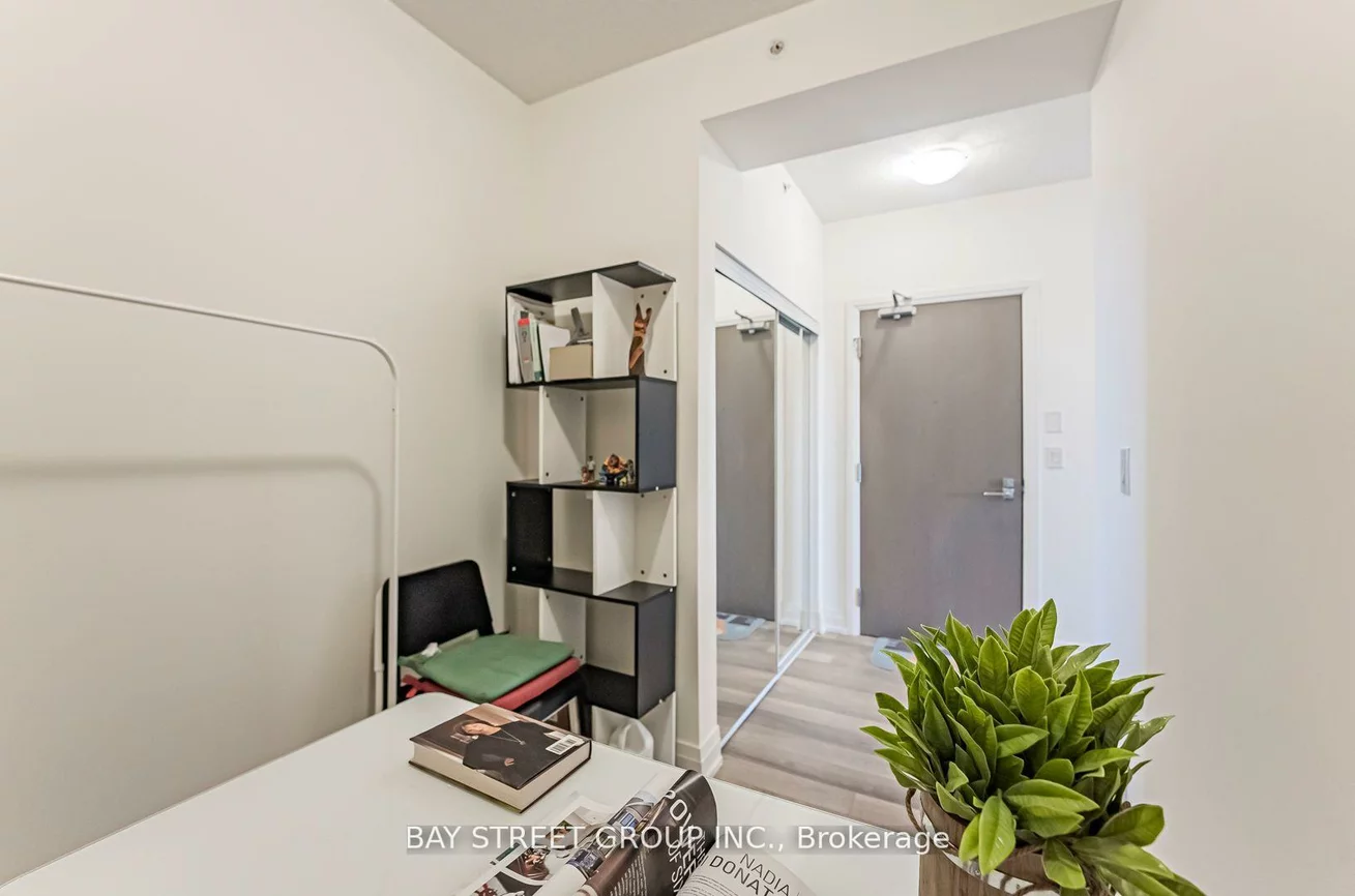 7167, Yonge, Thornhill, Markham
