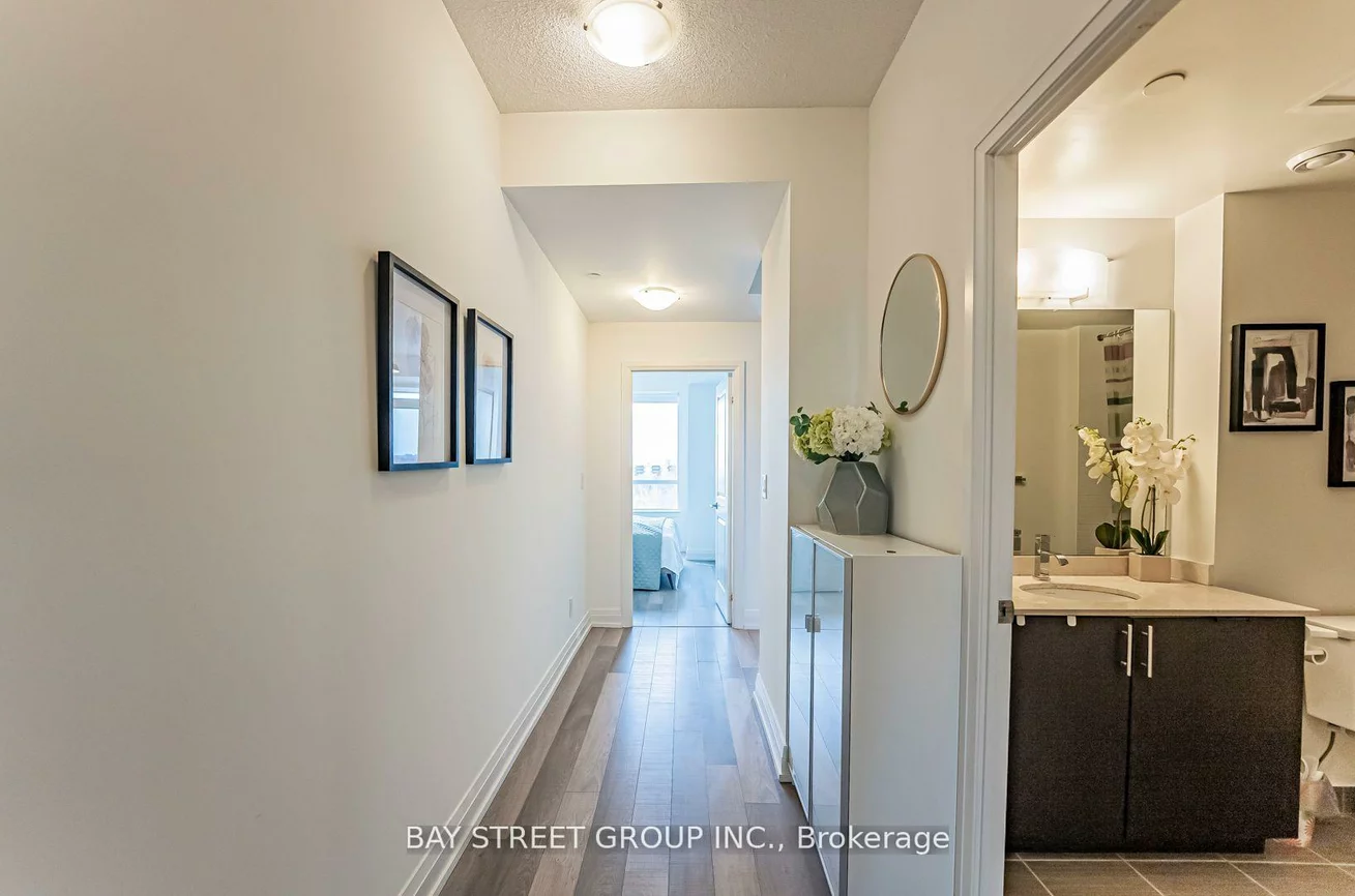 7167, Yonge, Thornhill, Markham