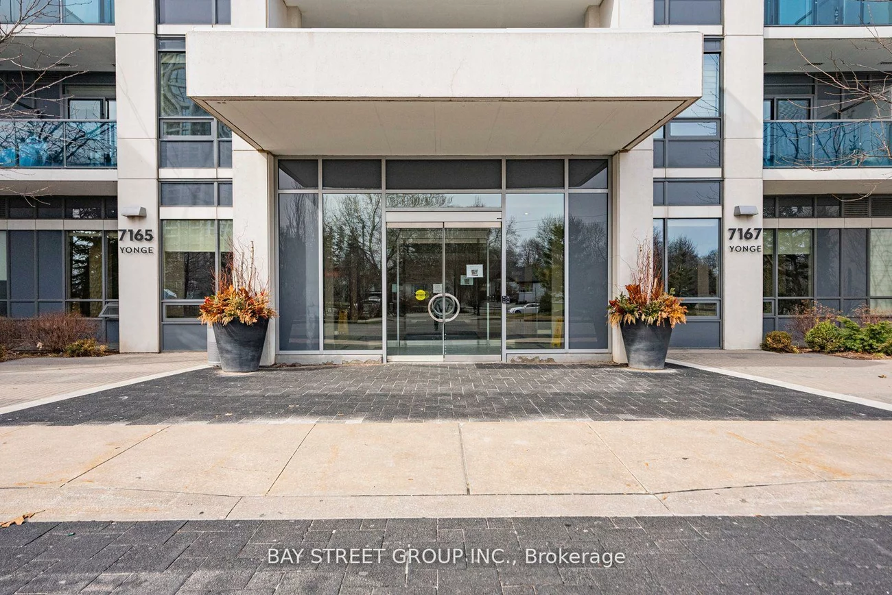 7167, Yonge, Thornhill, Markham