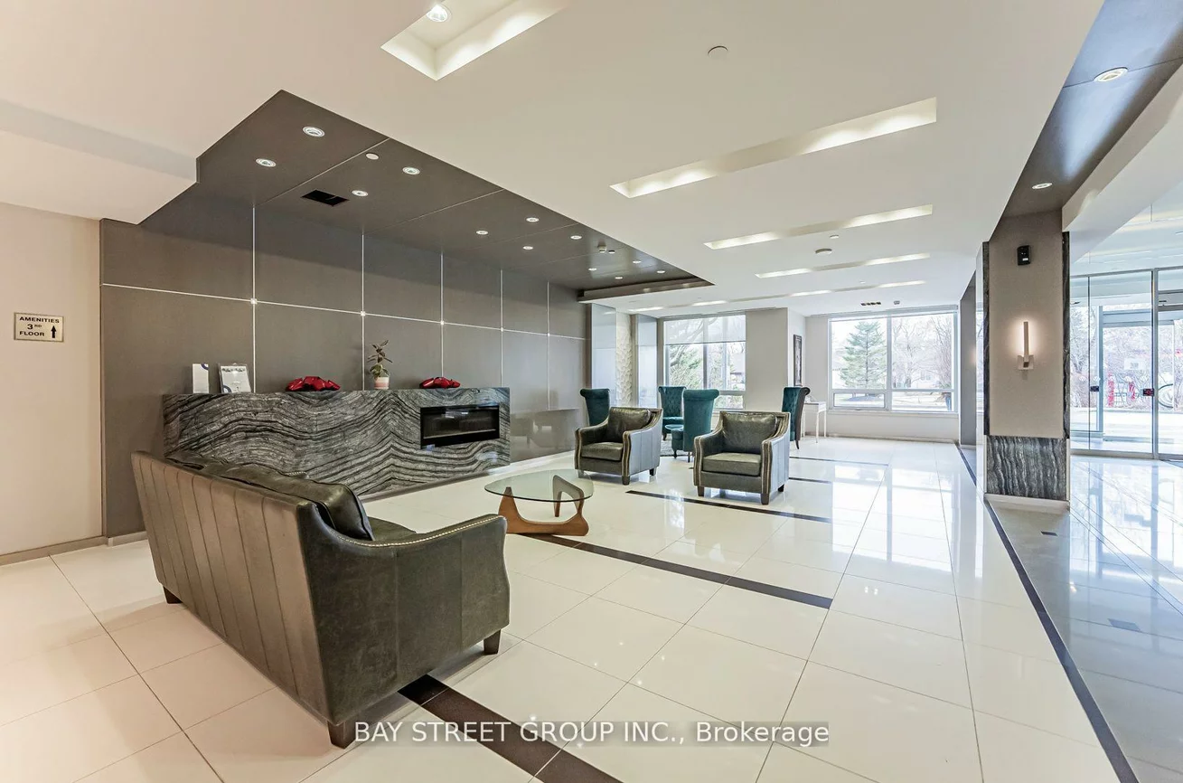 7167, Yonge, Thornhill, Markham