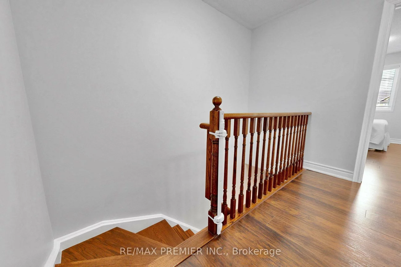 2265, Bur Oak, Greensborough, Markham