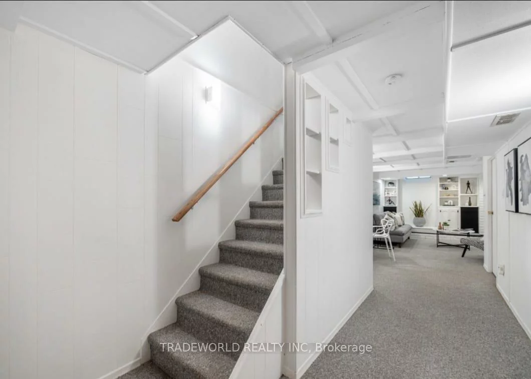 60, Camelot, Markham Village, Markham