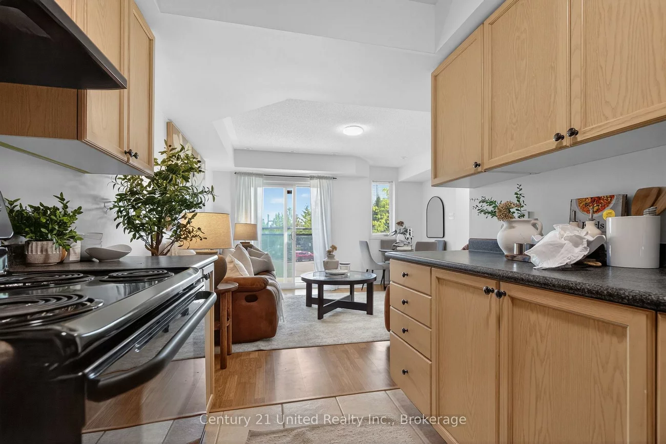 2285, Bur Oak, Greensborough, Markham