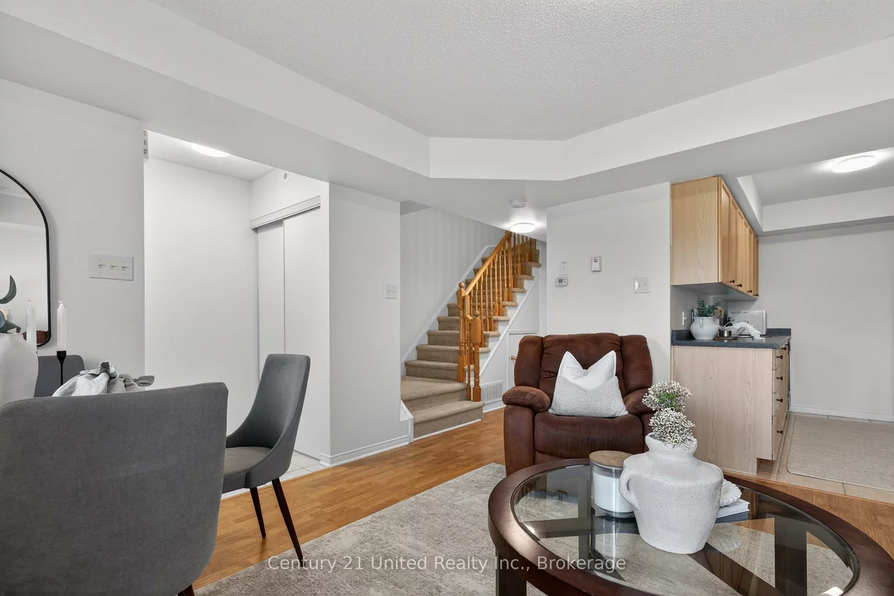 2285, Bur Oak, Greensborough, Markham