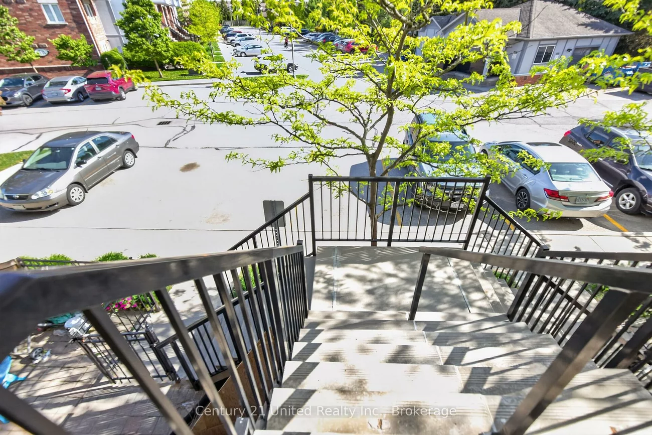 2285, Bur Oak, Greensborough, Markham